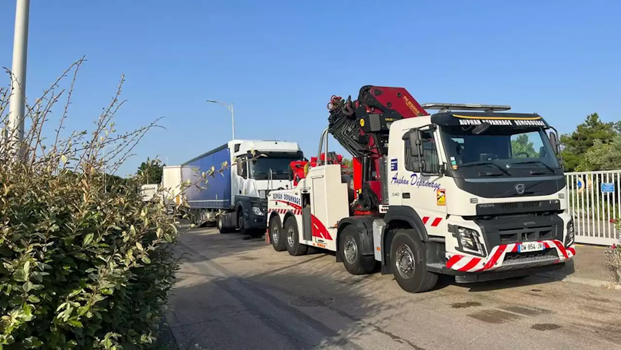 Macabre découverte dans le Gard : un Ukrainien retrouvé mort poignardé dans un camion au Kilomètre Delta à Nîmes