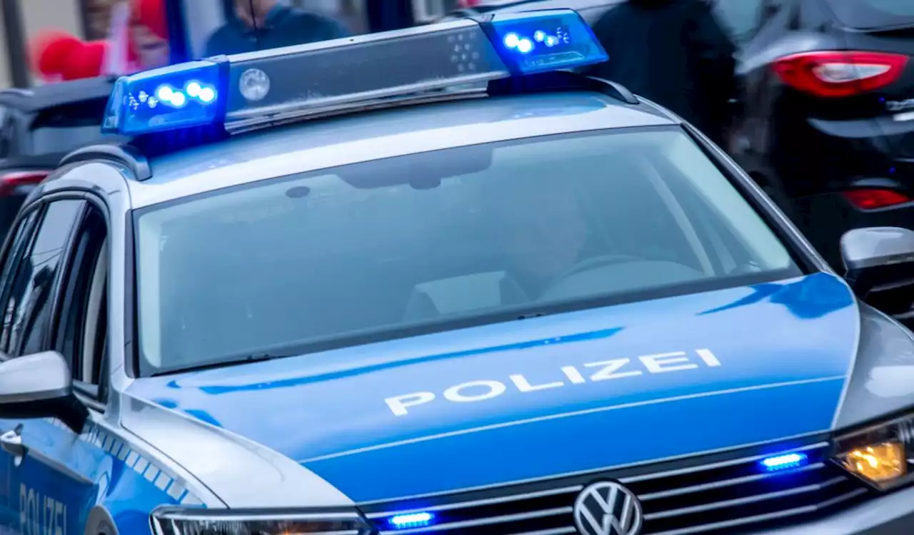 Raub mit Messer auf Discounter – Polizei fahndet nach Täter