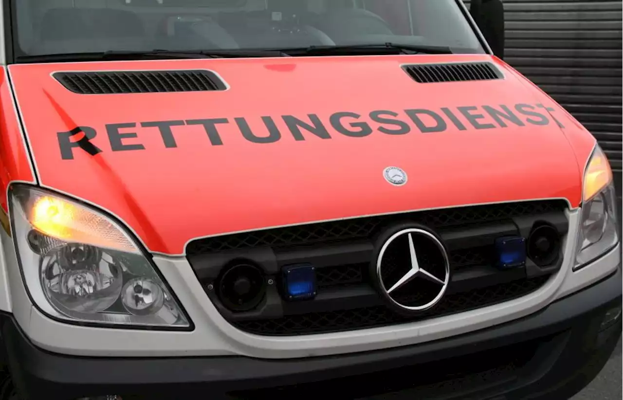 18-Jähriger bringt mit Golfwagen Kind (4) auf Fahrrad zu Fall und überrollt es