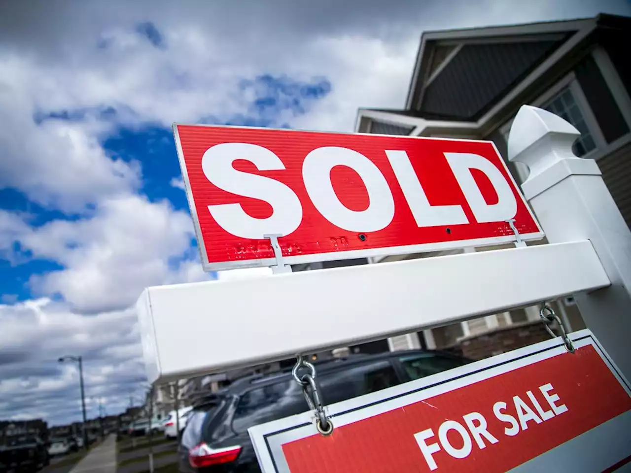 Home prices to end year 8.5% higher, despite Bank of Canada rate hikes: Royal LePage