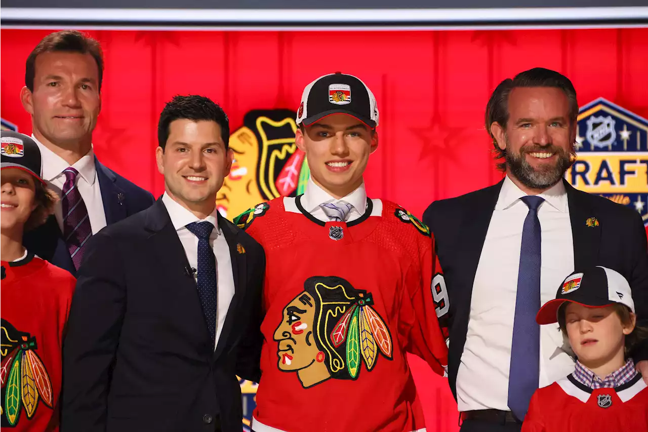 Blackhawks sign No. 1 overall pick Connor Bedard to entry-level contract