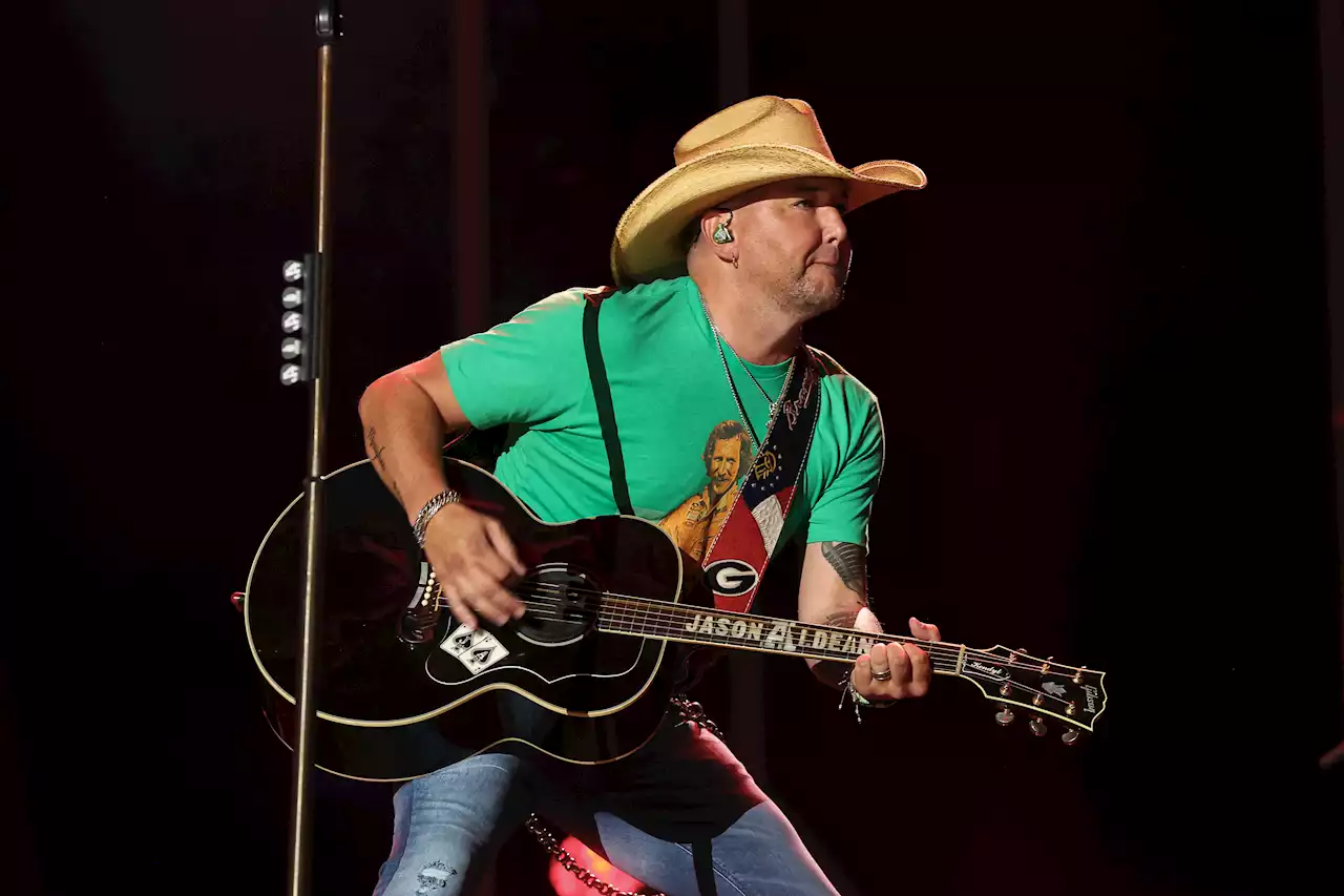 Jason Aldean suffers heat stroke during Conn. show, ends concert early