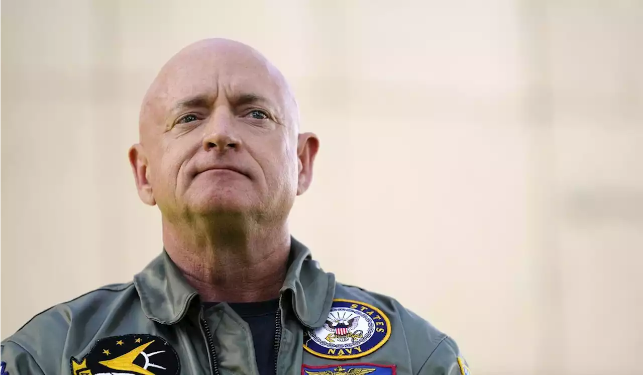 Dem Sen. Mark Kelly ‘concerned’ about damage to Biden reelection by possible third-party candidate