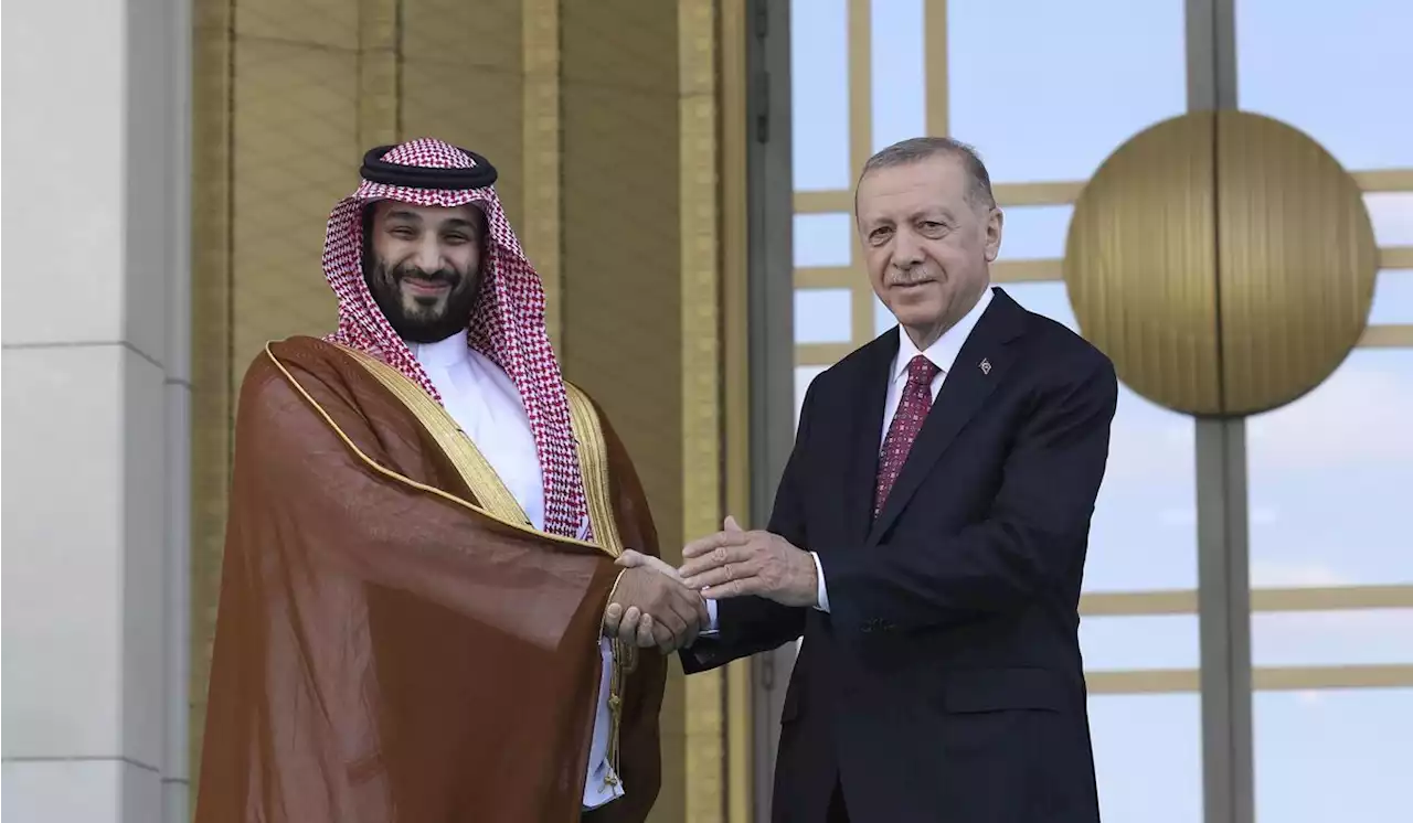 Turkey’s Erdogan heads to Gulf seeking funds for ailing economy