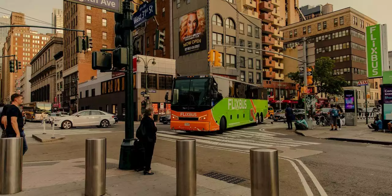 Airport Delays Drive Fliers to Travel by Bus