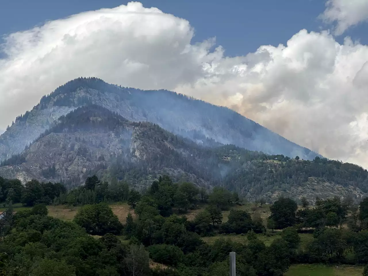 Waldbrand bei Bitsch: Jetzt schlägt das Wetter um