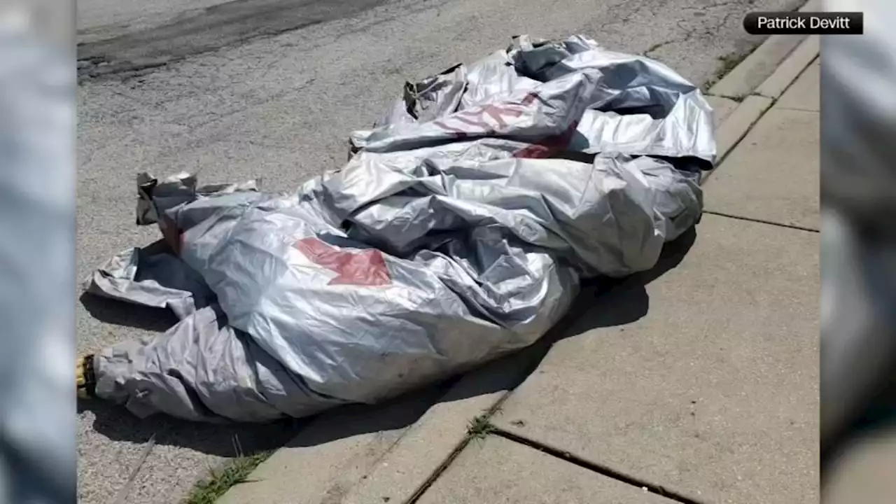 Emergency slide falls from United plane, lands in backyard near Chicago's O'Hare Airport