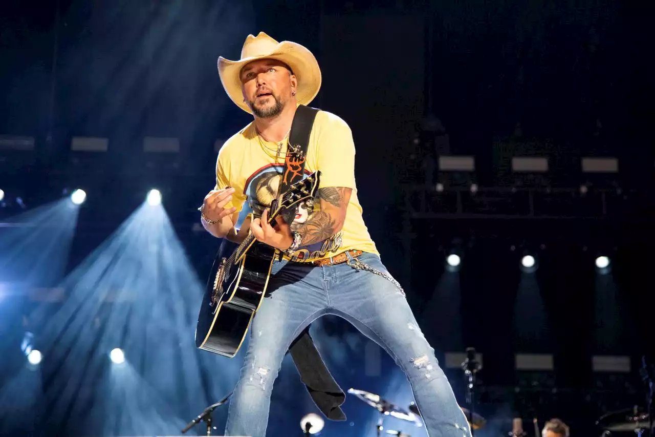 Jason Aldean suffers apparent heatstroke during concert, rushes off stage