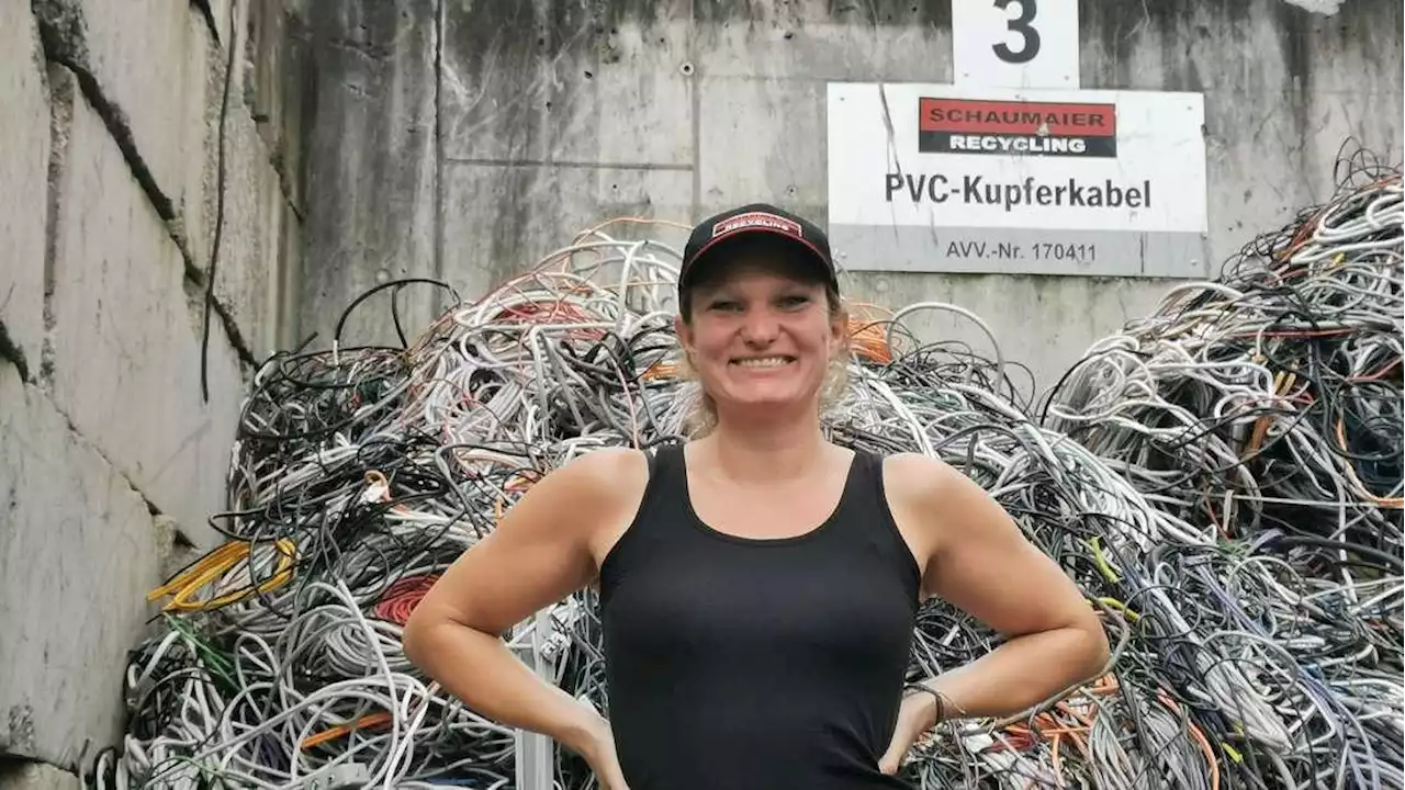 Traunstein: Die einzige Frau auf dem Schrottplatz beim Recyclinghof Schaumaier packt aus: Wie ist es allein un