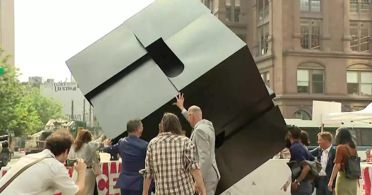 Iconic Alamo Cube returns to Astor Place