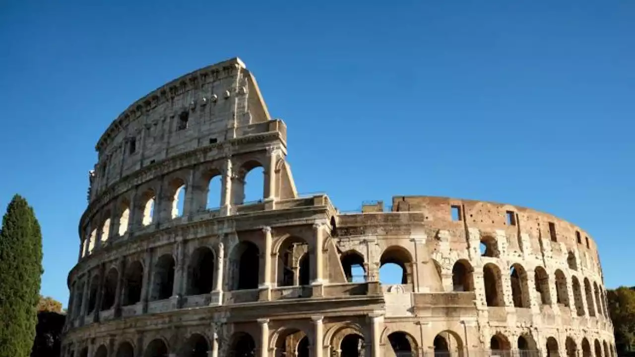 L'Antitrust contro il bagarinaggio online per i biglietti del Colosseo: «Impossibile prenotare sul sito ufficiale»