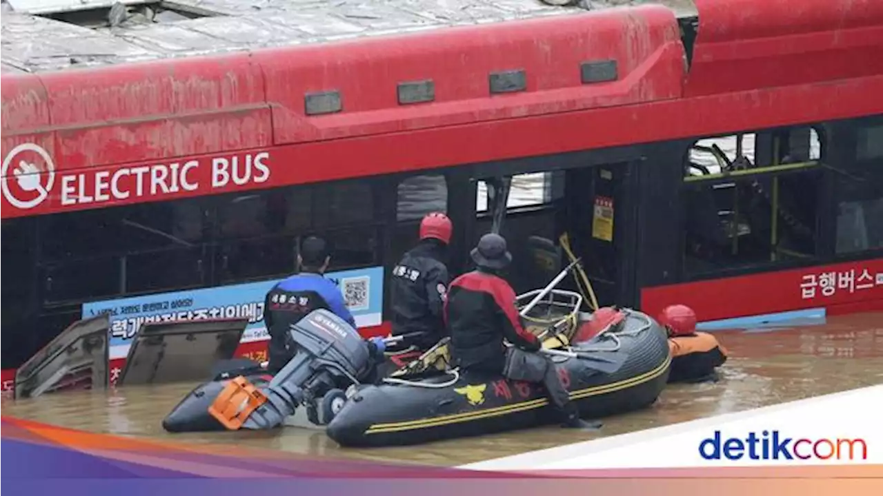 Ngerinya Banjir di Korea Selatan hingga Jatuh Puluhan Korban Jiwa