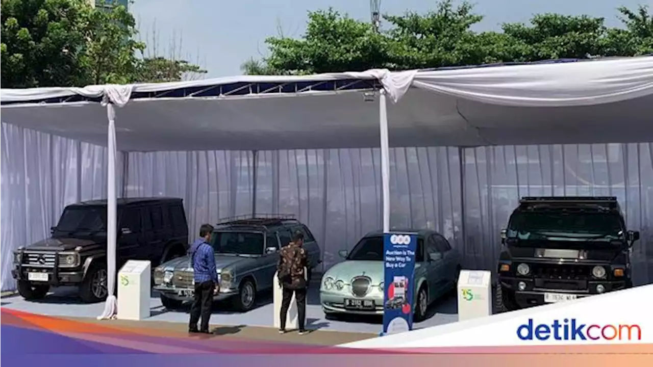 Potret Alphard hingga Mercy Dilelang, Ada yang Seratusan Juta!