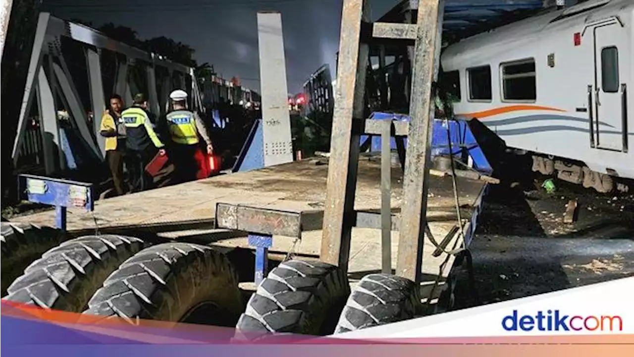 Ungkap Kronologi Tabrakan KA Brantas Vs Truk, KAI Minta Maaf Perjalanan Terganggu