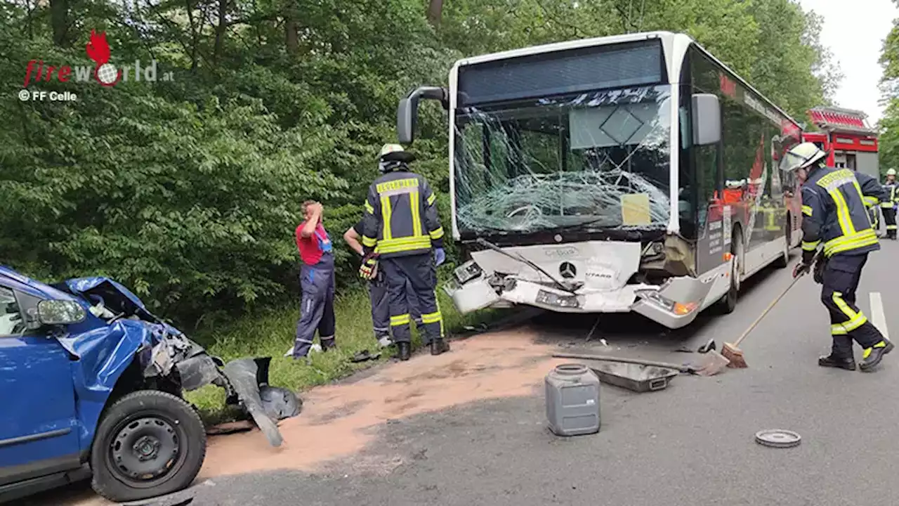 D: 10 Verletzte bei Pkw-Autobus-Zusammenstoß in Celle