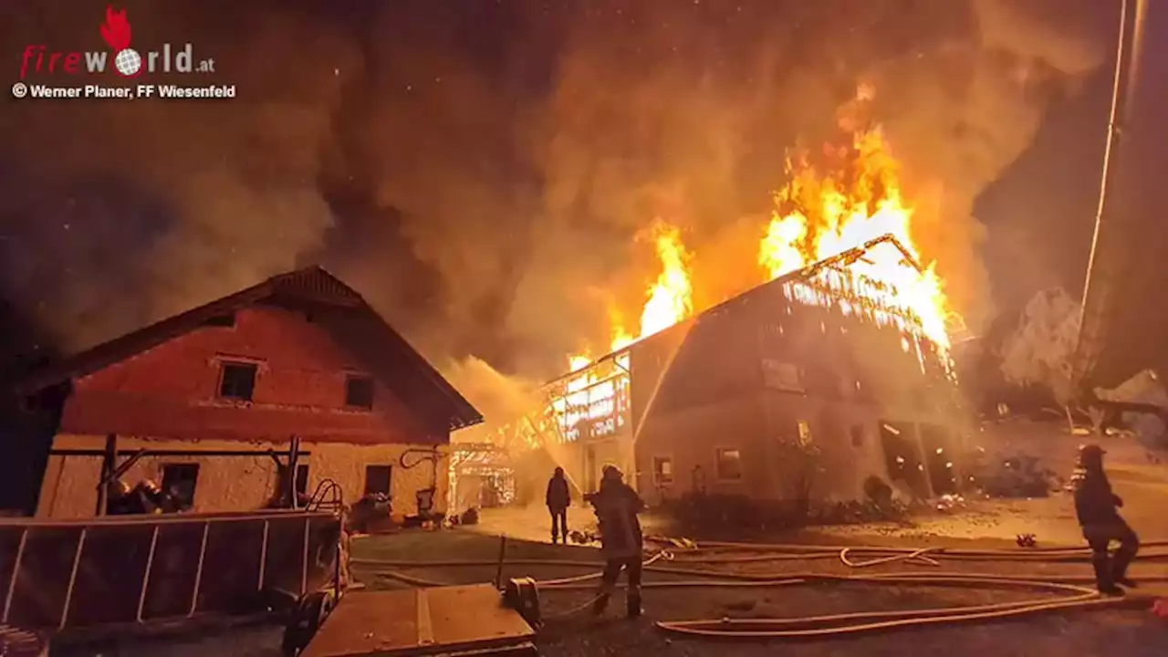 Nö: Alarmstufe 4 bei Bauernhof-Großbrand in St. Veit / Gölsen → ein Fw-Mann verletzt