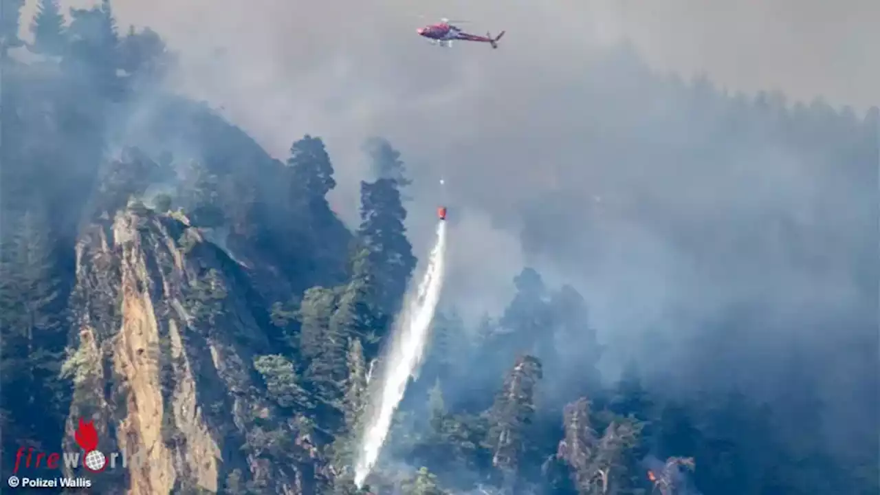 Schweiz: Über 200 Personen bei außer Kontrolle befindlichen Waldbrand bei Bitsch / Ried-Mörel evakuiert