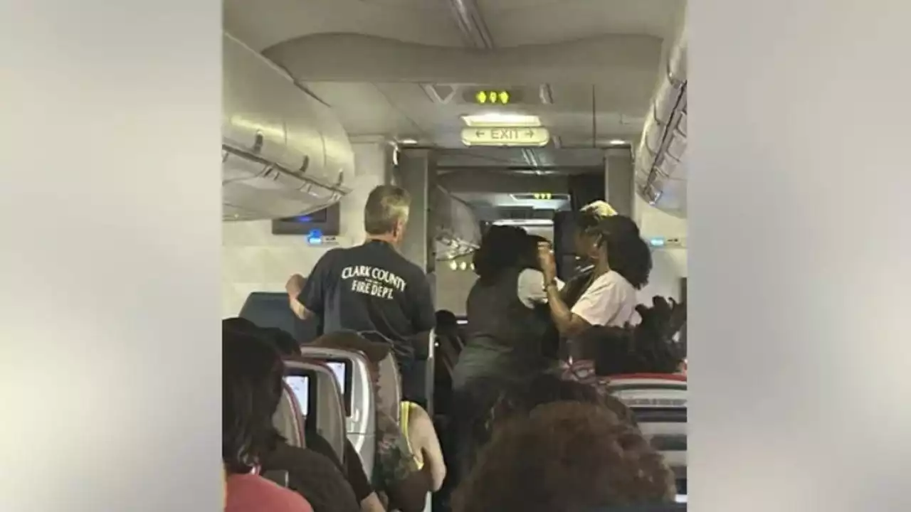 Passengers aboard Las Vegas flight pass out while awaiting takeoff in triple digit temperatures