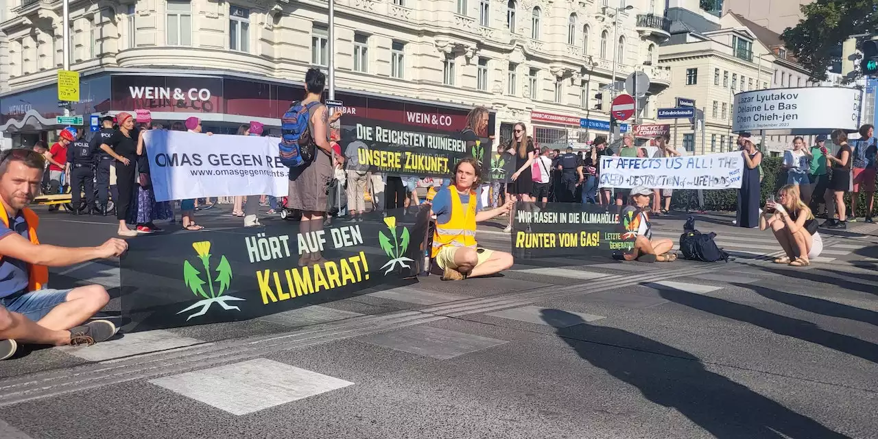 Klimakleber picken in Wien und drohen ganz Österreich