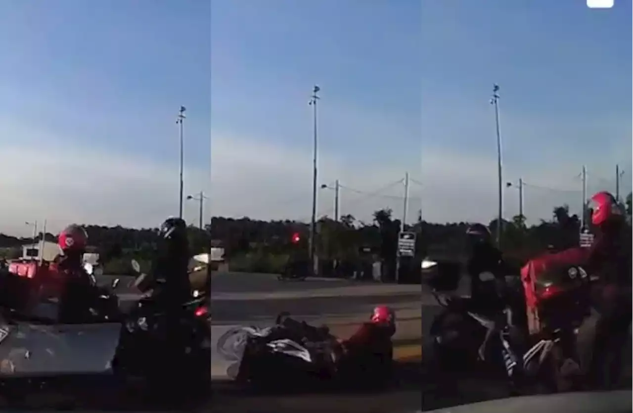 (Video) Johor Motorcyclist Crashes Into Foodpanda Rider While Running Red Light - Hype MY