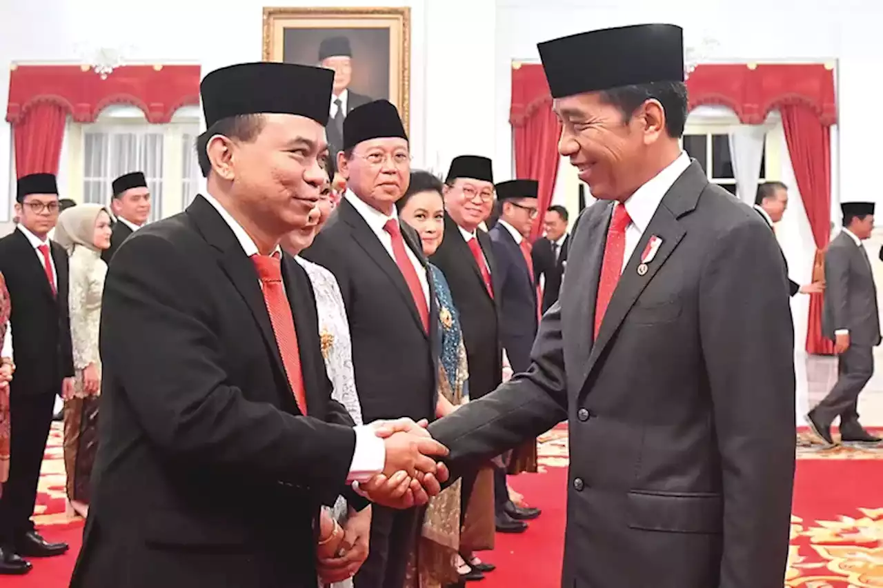 Menyangkut Pelayanan Masyarakat di Daerah 3T, Jokowi Minta Budi Arie Selesaikan Proyek BTS - Jawa Pos