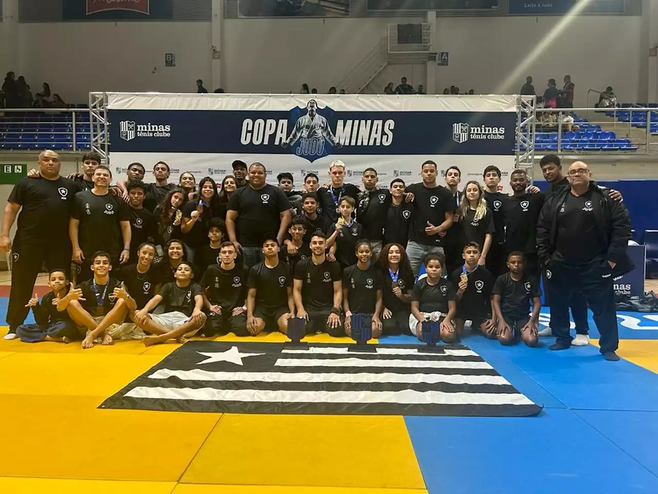 Botafogo brilha no futebol, no judô e na solidariedade