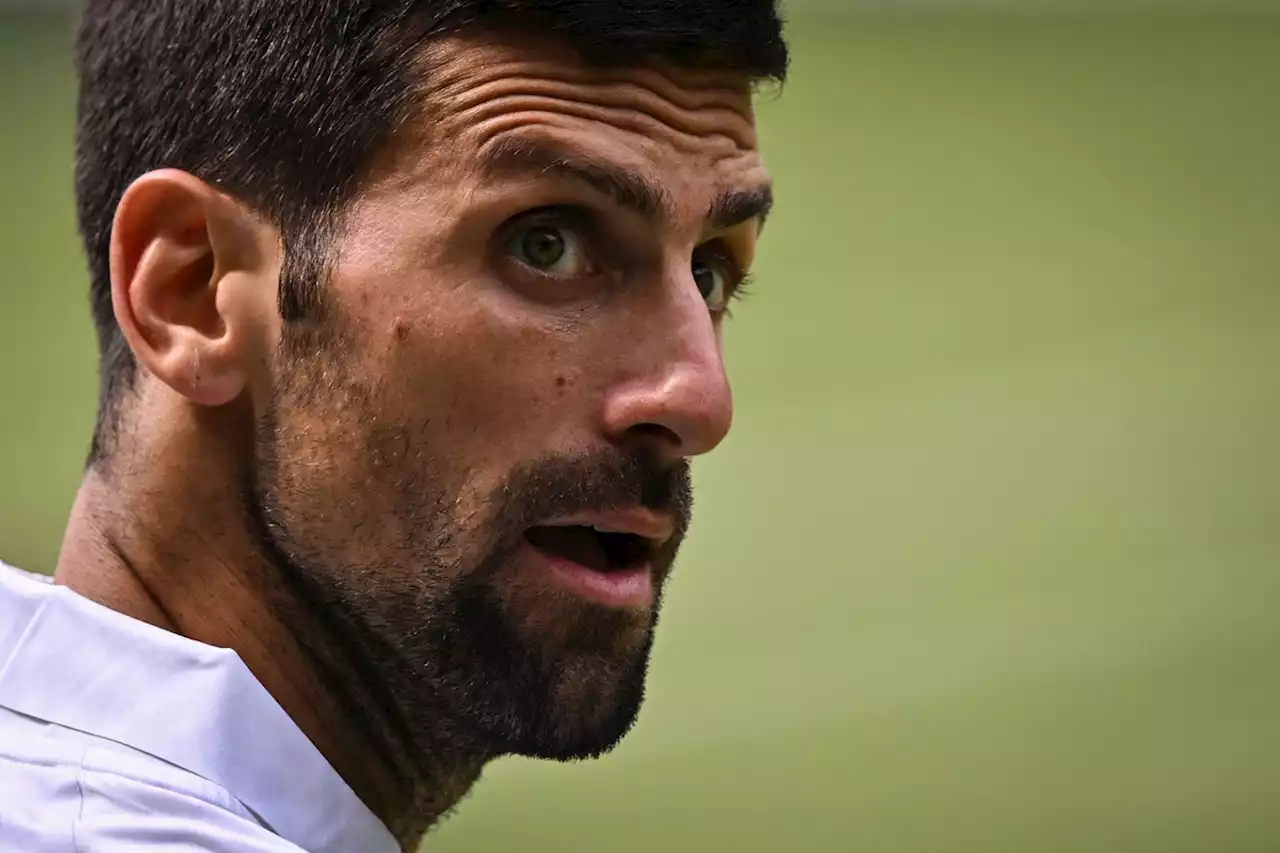 Djokovic é multado em US$ 8 mil por quebrar raquete durante final de Wimbledon