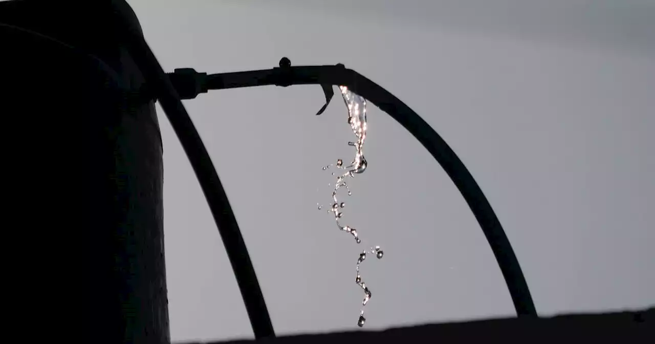 Dans les Pyrénées-Orientales asséchées, l’eau se perd dans des tuyaux-passoires