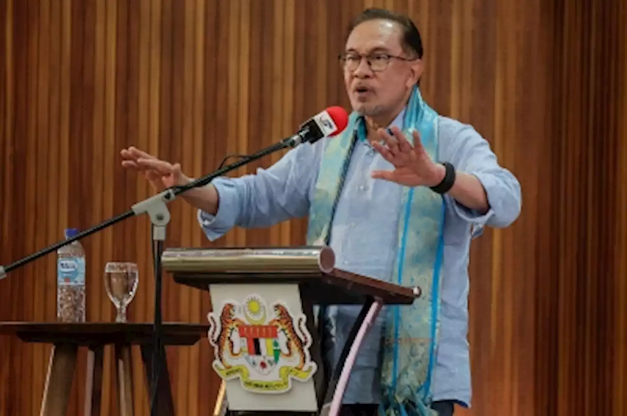 PM Anwar justifies Sedition Act in cases involving royalty