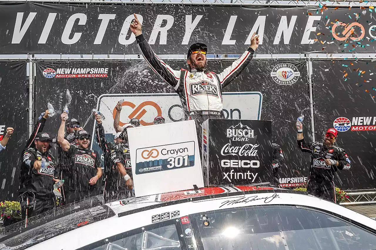 Martin Truex Jr. dominates New Hampshire Cup race