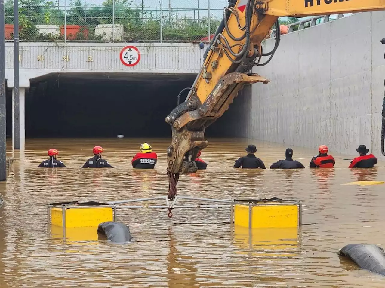 Rescuers recover last body from flooded S. Korean tunnel | The Malaysian Insight