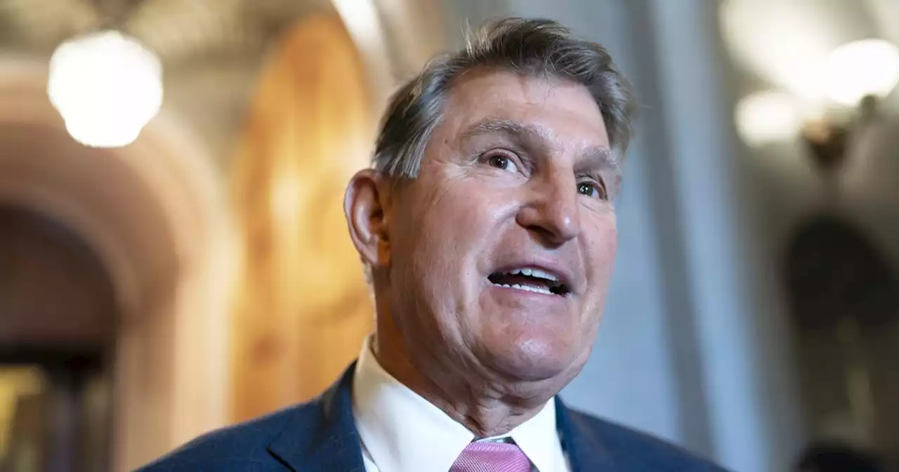 Joe Manchin and Jon Huntsman flirt with third-party 2024 ticket in New Hampshire