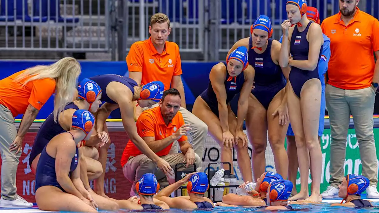 Waterpolosters met monsterzege langs Kazachstan in tweede WK-duel