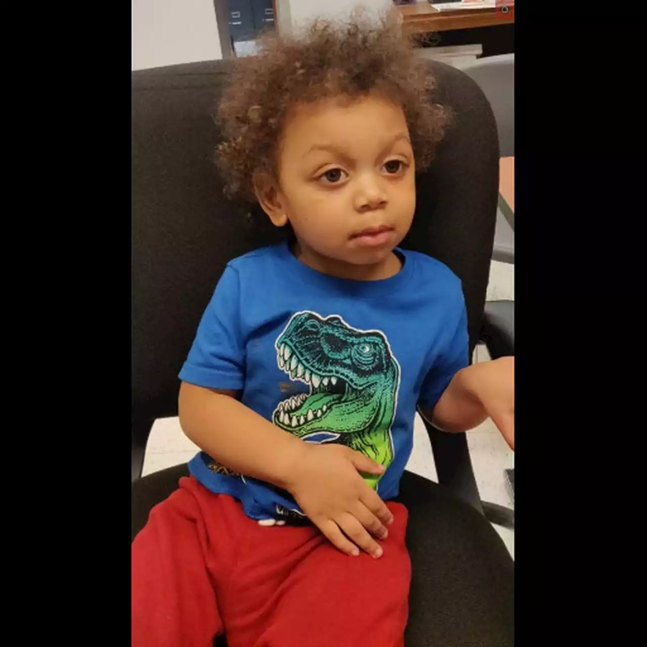 Police looking for parents of toddler found running along Cumberland County road