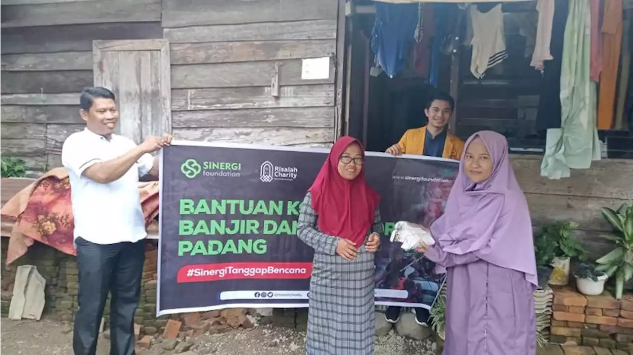 Sinergi Foundation Salurkan Bantuan Pangan bagi Korban Banjir dan Longsor Padang |Republika Online