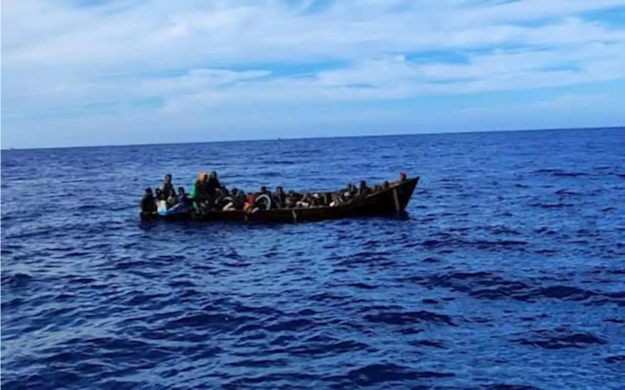 Migranti, nessuna tregua a Lampedusa: 358 nella notte sull'isola