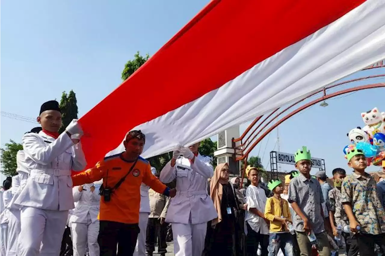 Kirab Bendera 1.000 Meter Meriahkan Peringatan 1 Muharam di Banyudono Boyolali