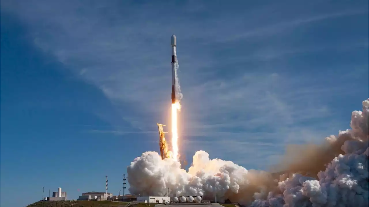 Watch SpaceX launch 15 Starlink satellites to orbit early Wednesday