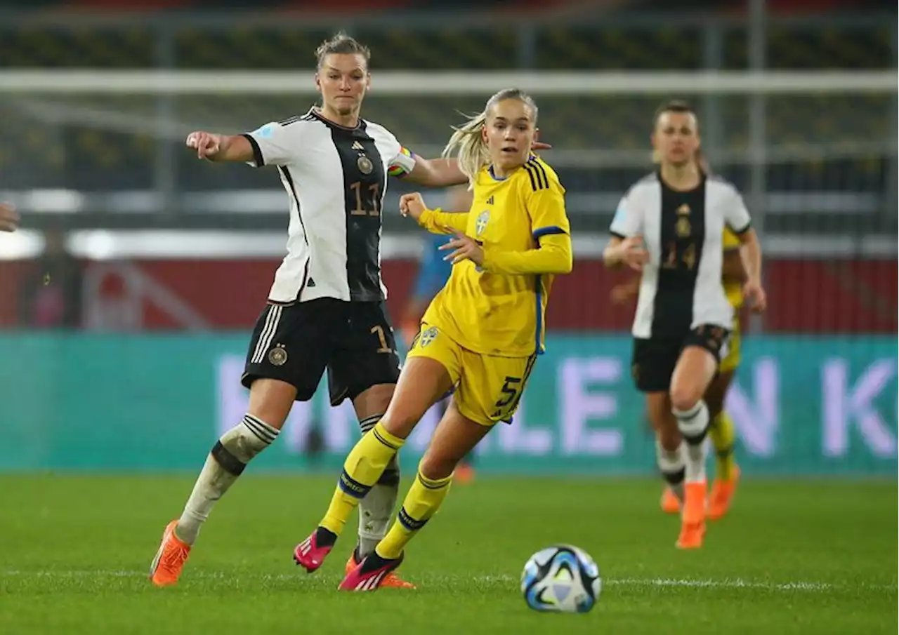 Soccer-Sweden's Lundkvist to miss World Cup with ankle injury