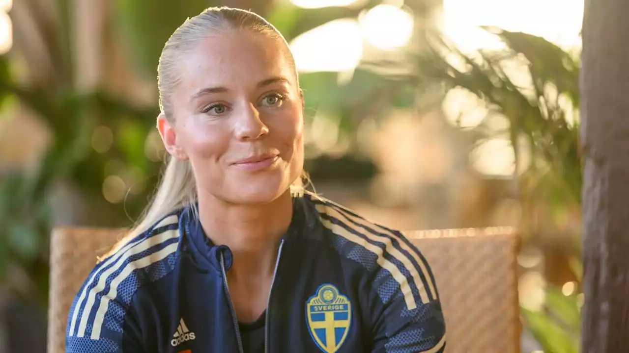 Fotboll: Stina Lennartsson blixtflygs in till VM