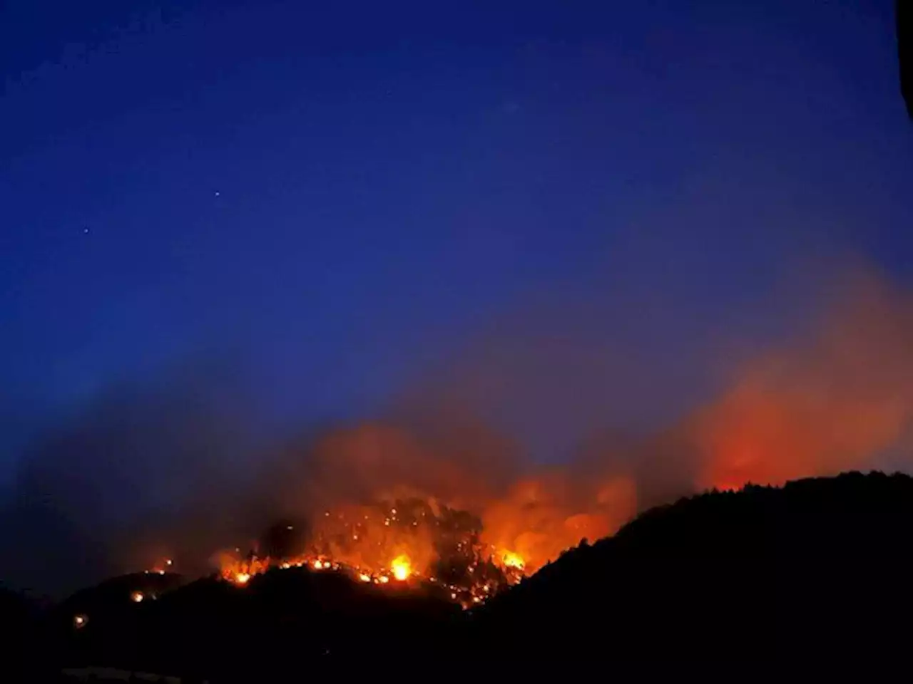 Waldbrand im Oberwallis: Löscharbeiten dauern an