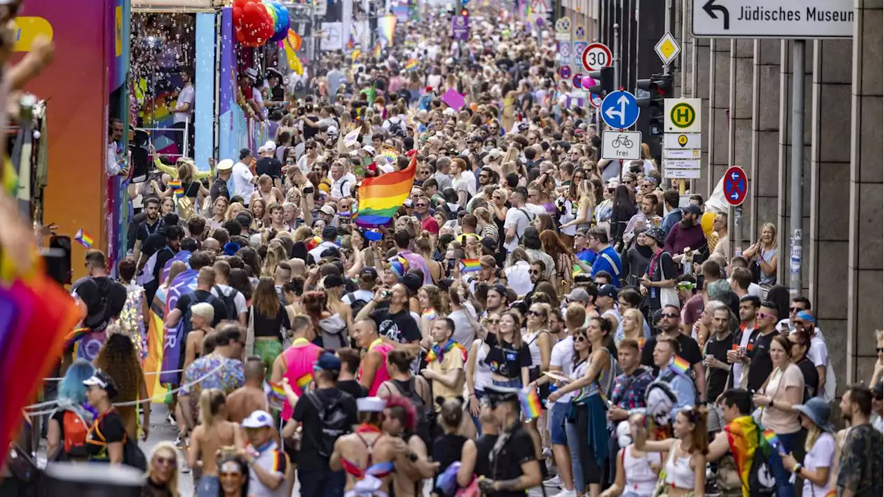 „Be Pride Like Ukraine“: Ukrainischer Truck fährt beim Berliner CSD mit – Botschafter Makeiev erwartet