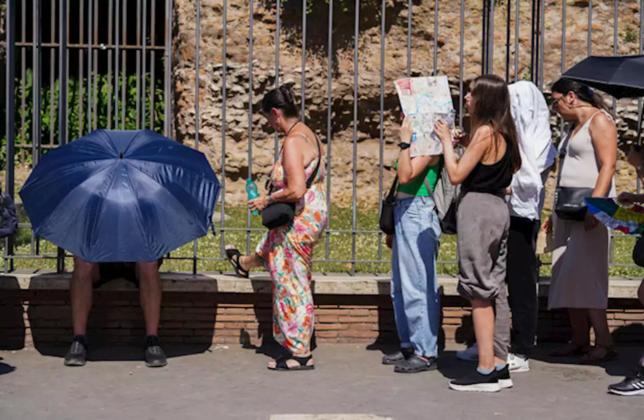 ‘Fundamentally unhealthy’: No, you wouldn't choose 40 degrees over a rainy day in Ireland