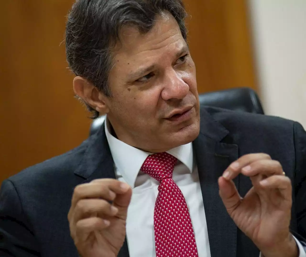 Haddad diz que mudanças em imposto sobre renda terá resistência e defende cautela