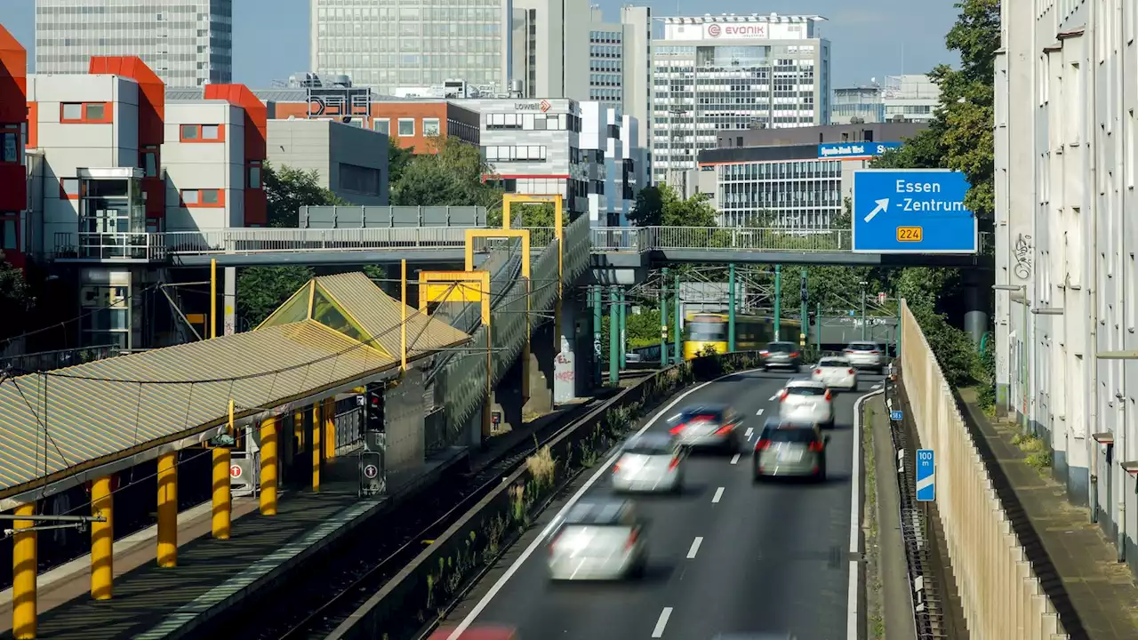 60 km/h auf der Autobahn: Dauerhaftes Tempolimit für A40 in Essen