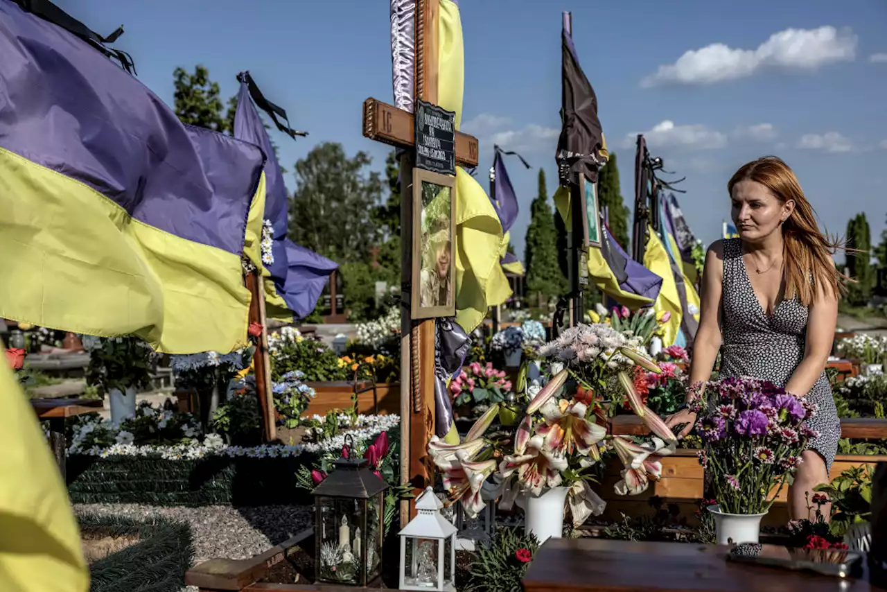 Far From the Front, They Stand in Honor of Ukraine