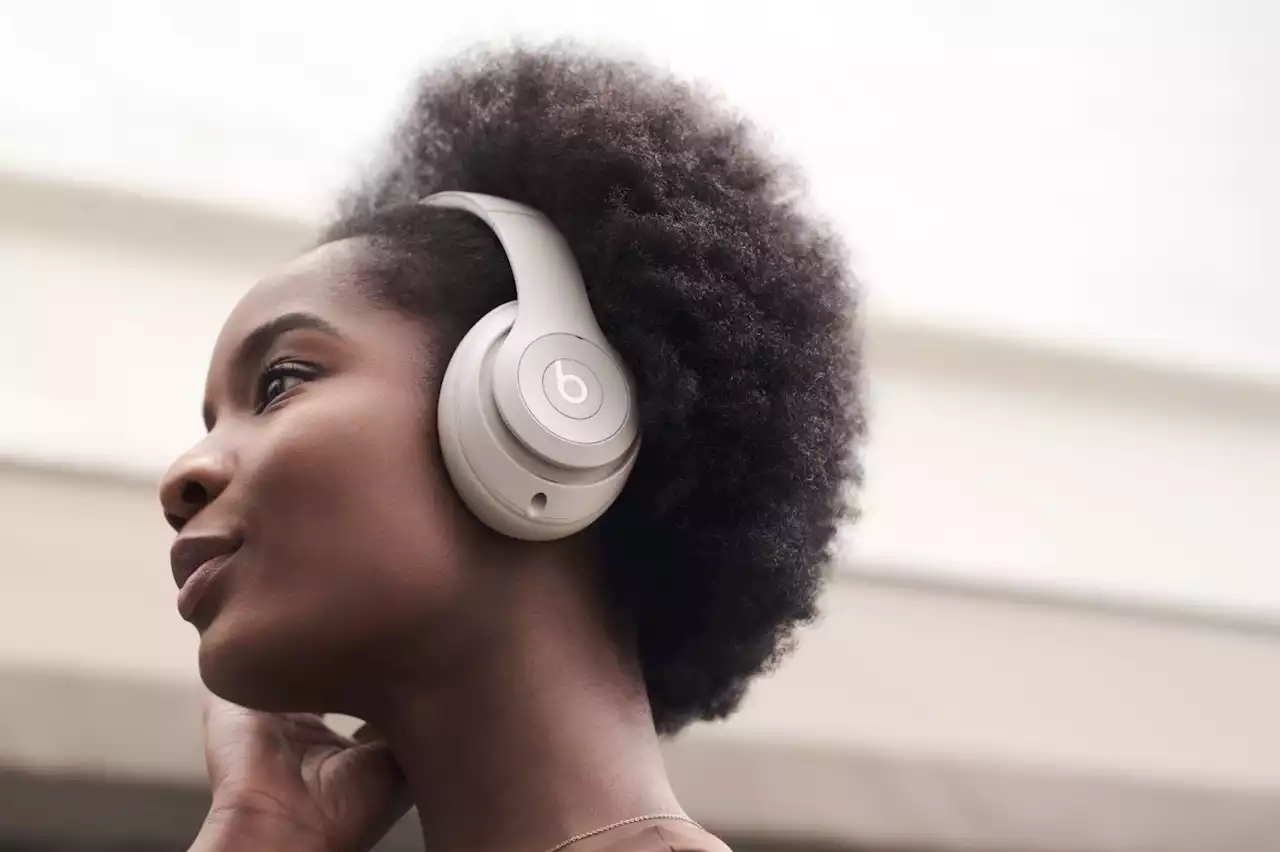 Beats lance son casque Studio Pro : écoute lossless et réduction de bruit améliorée pour 400 €