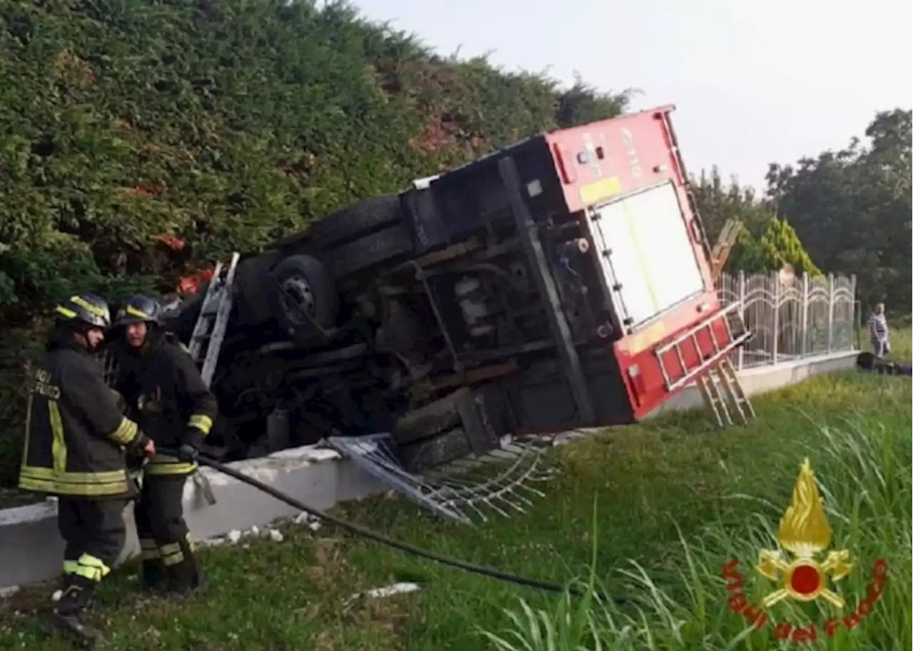 Incidente nel Torinese, morto un vigile del fuoco - Notizie - Ansa.it