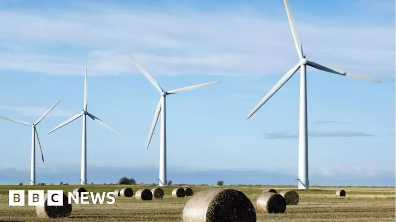 Senior Tories back move to end onshore wind ban