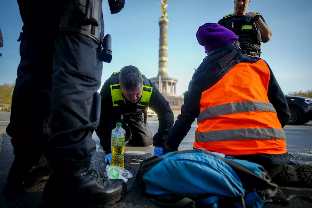 Klima-Kleber Simon Lachner: „Im August protestiere ich in Bayern, im September in Berlin“